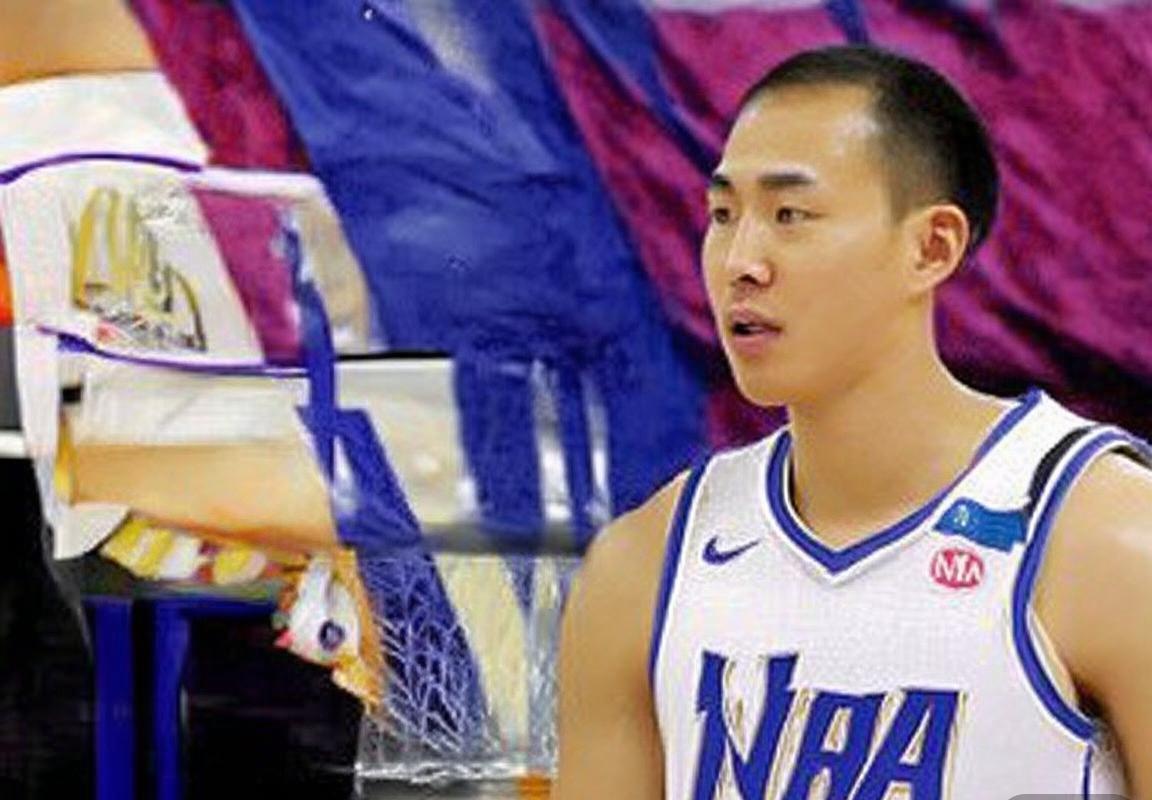 弗雷德·范弗利特：NBA小巨人崛起之路与夺冠传奇