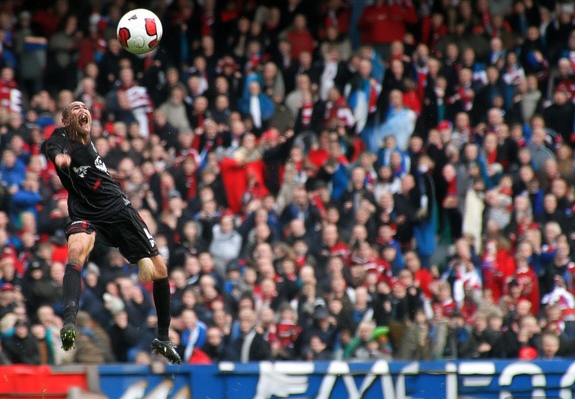 2008年曼市德比：曼联曼城激情巅峰对决回顾(图4)